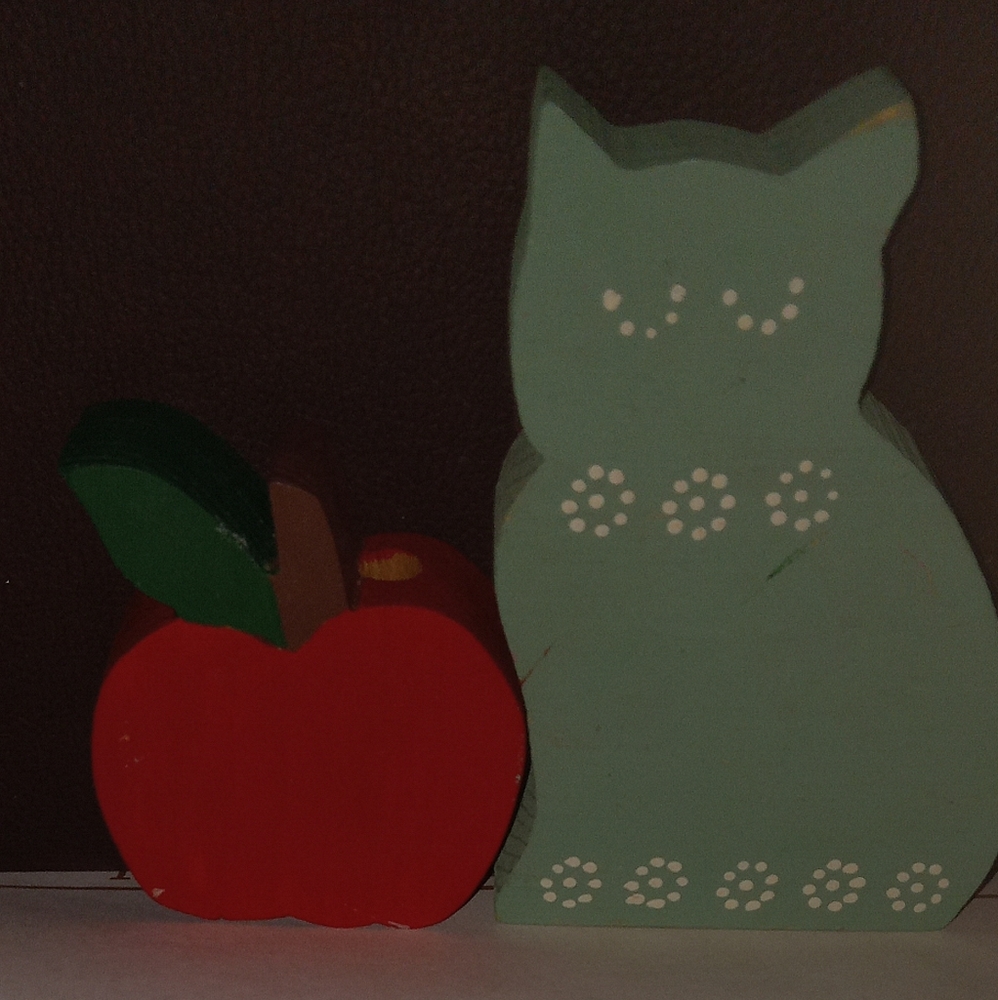Wood Apple wood cat